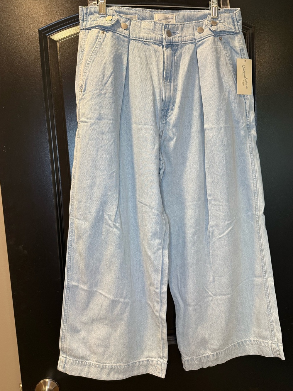 Universal Thread Light Wash Wide Leg CROPPED TWO-WAY TROUSER Pleated Size 8 NWT